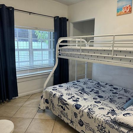 B5 Best Value On Private Bedroom With Private Bathroom In Little Havana, Маямі Екстер'єр фото