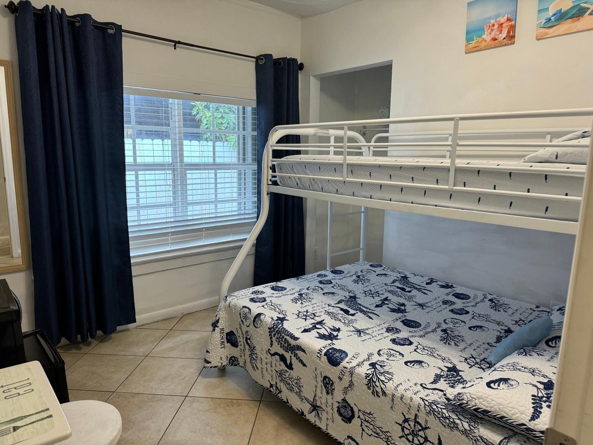 B5 Best Value On Private Bedroom With Private Bathroom In Little Havana, Маямі Екстер'єр фото